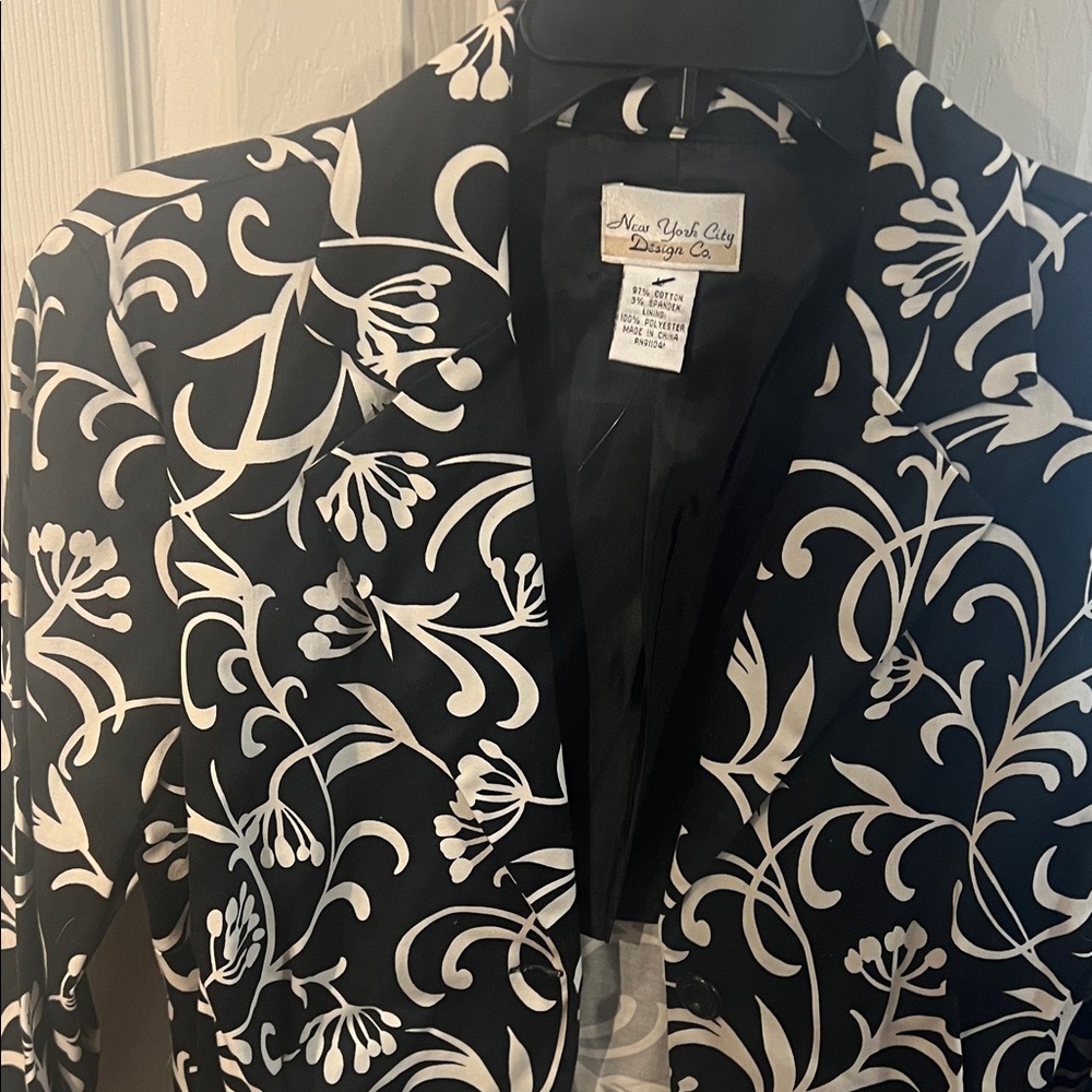 Elegant Black and White Floral Blazer